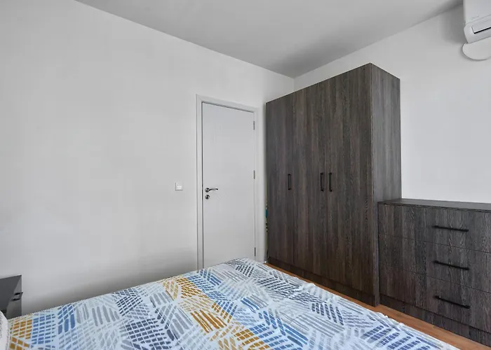 Private 1-bd With Balcony In By Flat Mаnаger Апартамент