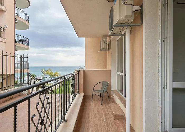 Private 1-bd With Balcony In By Flat Mаnаger Апартамент *