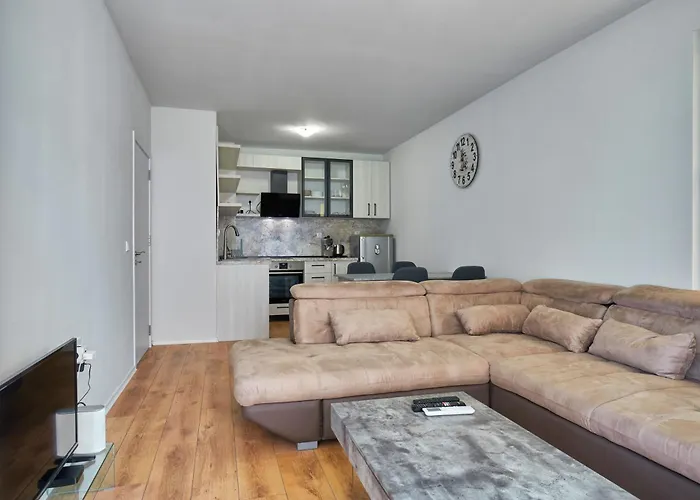 Private 1-bd With Balcony In By Flat Mаnаger Апартамент *